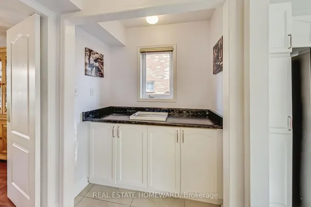 Additional image 10 of 1696 Danthorpe Dr