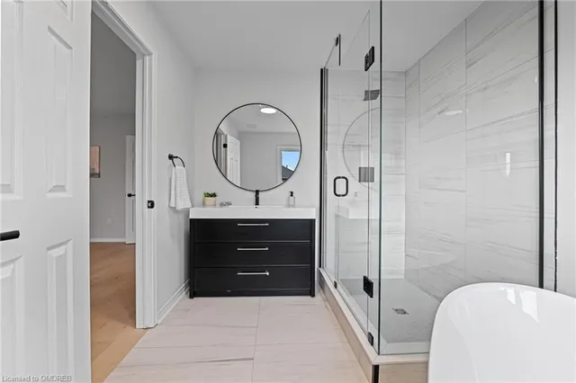 Additional image 17 of 486 Acumen Crt