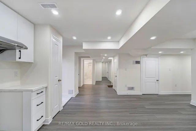 Additional image 34 of 42 Seymour Rd