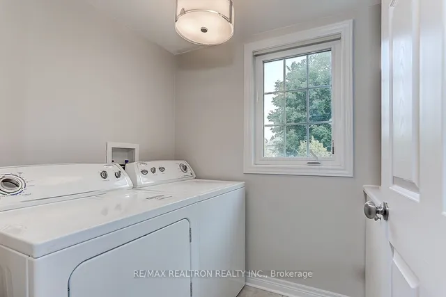 Additional image 19 of 169 Finch Ave Unit H