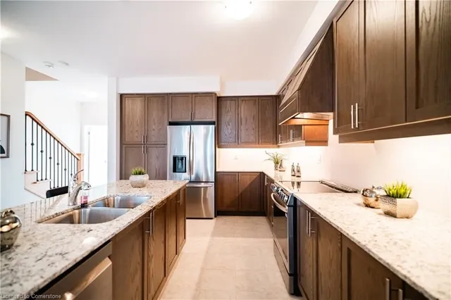 Additional image 9 of 3321 Sixth Line