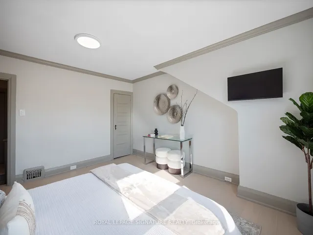 Additional image 23 of 18 Page Ave