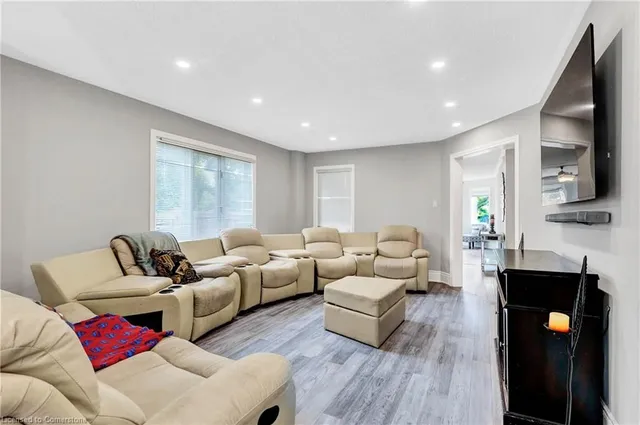 Additional image 8 of 139 Shady Pine Cir