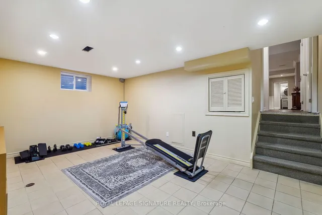 Additional image 35 of 38 Larchmere Ave