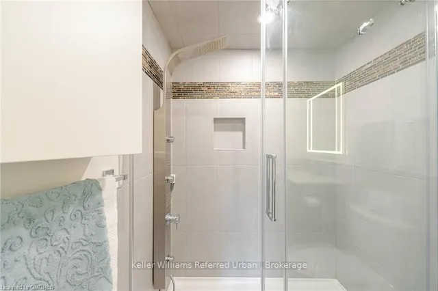 Additional image 26 of 2477 LONGRIDGE Cres