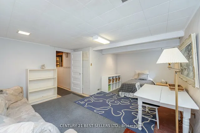 Additional image 31 of 68 Lynmont Rd