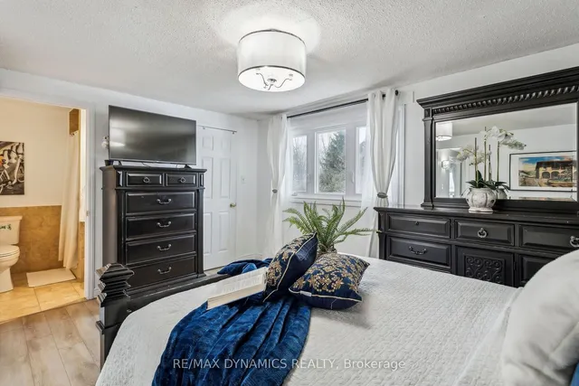 Additional image 33 of 2359 Malcolm Cres