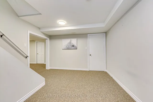 Additional image 33 of 435 March Cres