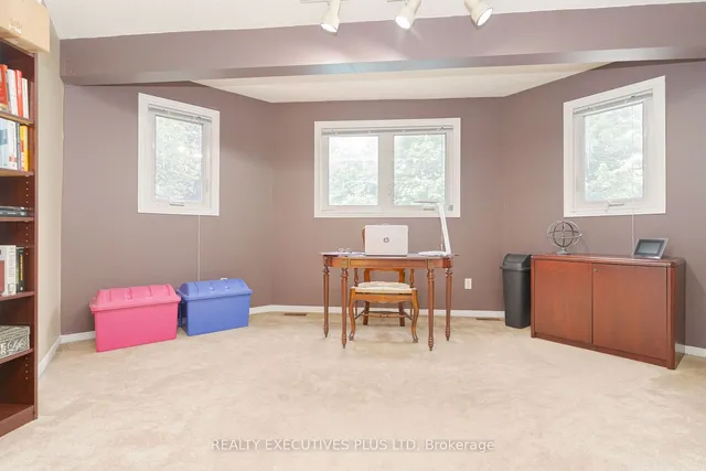 Additional image 19 of 8 Lombardy Cres