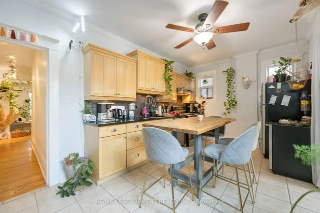 Additional image 9 of 689 Dovercourt Rd