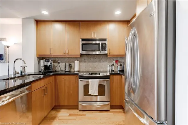 Additional image 4 of 551 Maple Ave Unit 1604