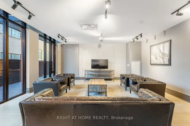 Additional image 29 of 608 Richmond St Unit LPH02