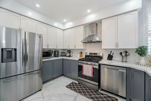 Additional image 14 of 30 Latania Blvd