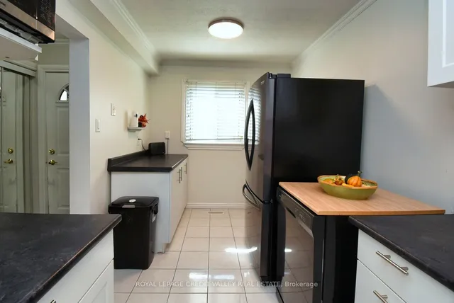 Additional image 11 of 141 Fleetwood Cres Unit 141