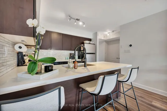 Additional image 11 of 2563 Sixth Line Unit 7