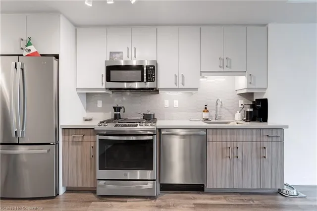 Additional image 3 of 2007 James St Unit 908