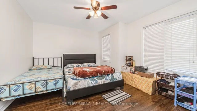 Additional image 31 of 4 FOSSIL St