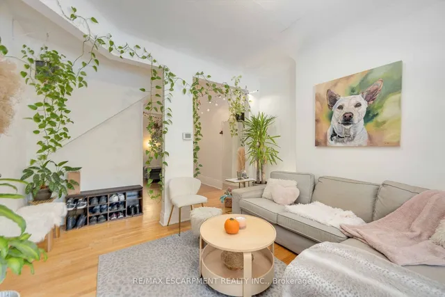 Additional image 5 of 689 Dovercourt Rd