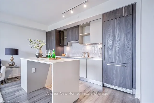 405 DUNDAS St Unit 435