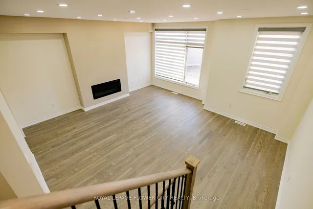 Additional image 37 of 38 Queenpost Dr