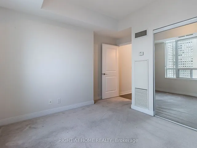 Additional image 16 of 70 Absolute Ave Unit 1606