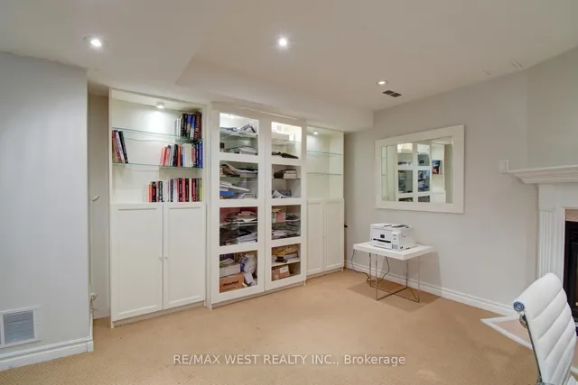 Additional image 27 of 2145 Country Club Dr Unit 6