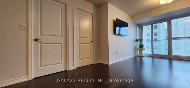 Additional image 15 of 386 Yonge St Unit 1505