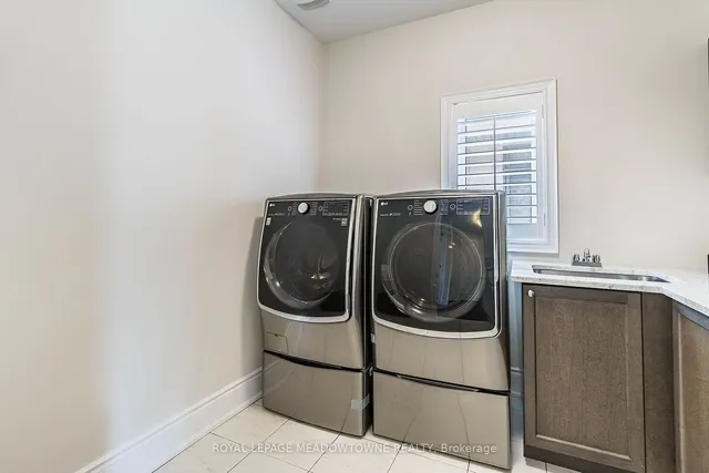 Additional image 18 of 21 Provost Tr