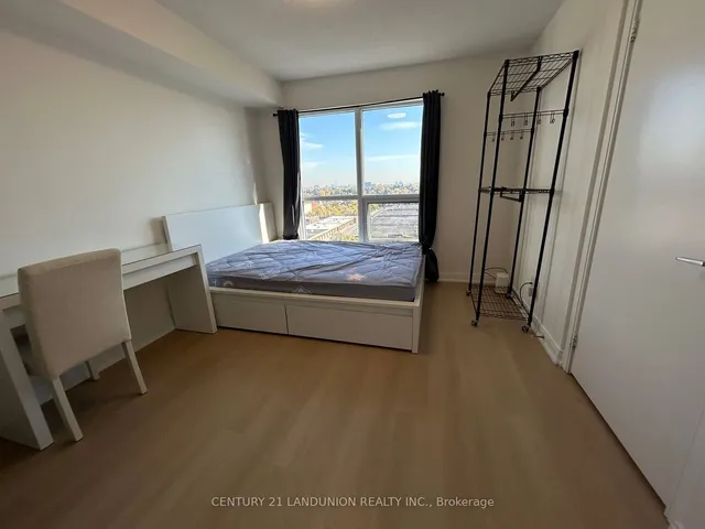 Additional image 8 of 151 Village Green Sq Unit 1401