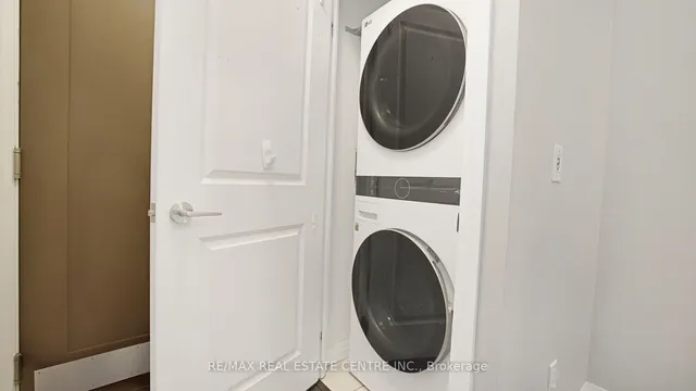 Additional image 8 of 75 Eglinton Ave Unit 902