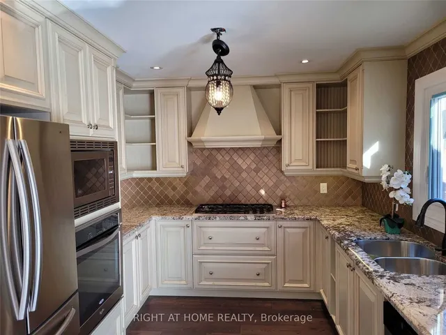 Additional image 16 of 1080 Glenashton Dr