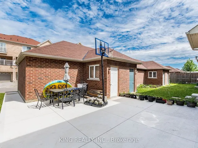 Additional image 35 of 40 Saint Dennis Rd