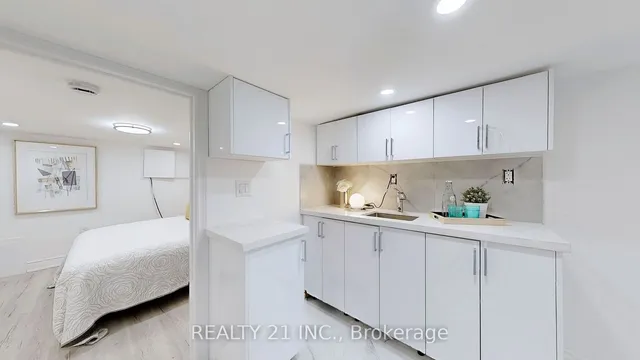 Additional image 29 of 92 King Edward Ave