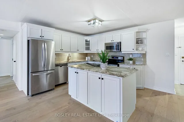 Additional image 6 of 633 Bay St Unit 2614