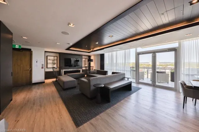 Additional image 48 of 2025 Maria St Unit 807