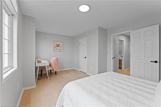 Additional image 21 of 486 Acumen Crt