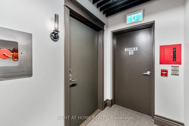 Additional image 37 of 608 Richmond St Unit LPH02