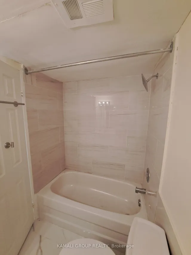 Additional image 17 of 4645 Jane St Unit 727