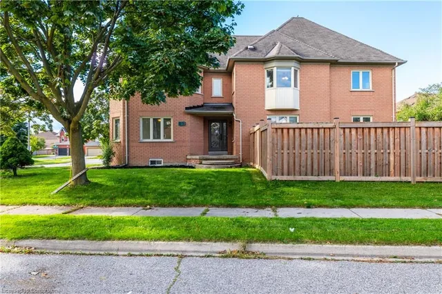 Additional image 4 of 139 Shady Pine Cir