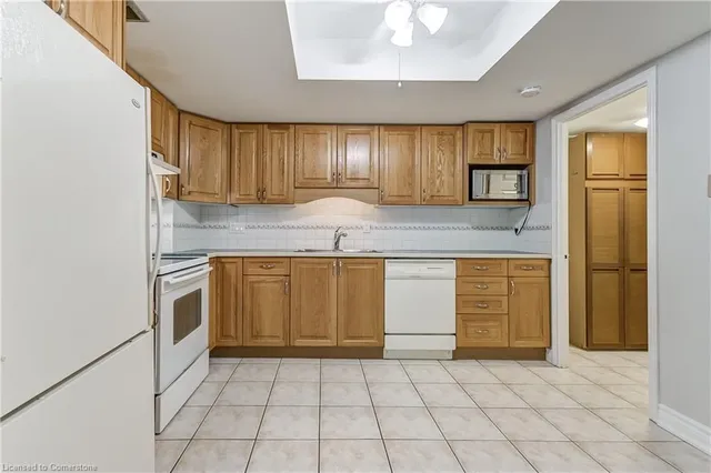 Additional image 6 of 1240 Marlborough Crt Unit 310