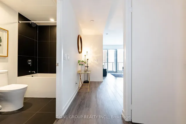 Additional image 3 of 20 Edward St Unit 1712