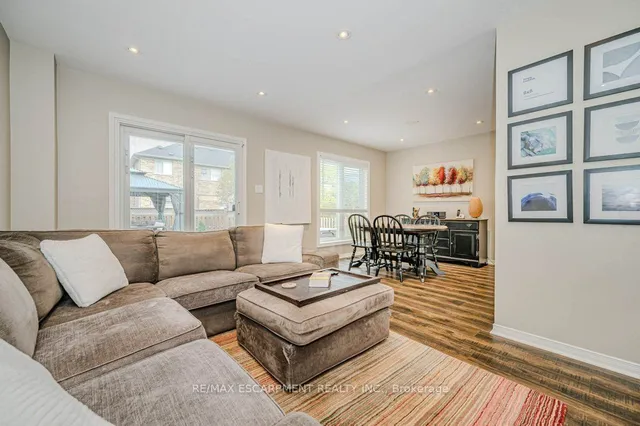 Additional image 8 of 633 Amelia Cres