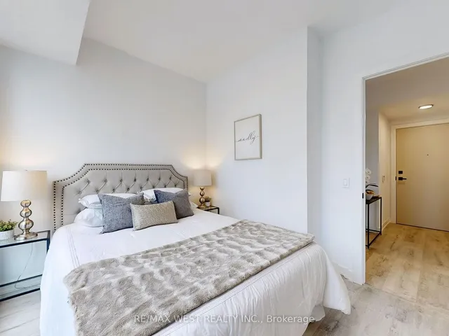 Additional image 8 of 327 King St Unit 3106