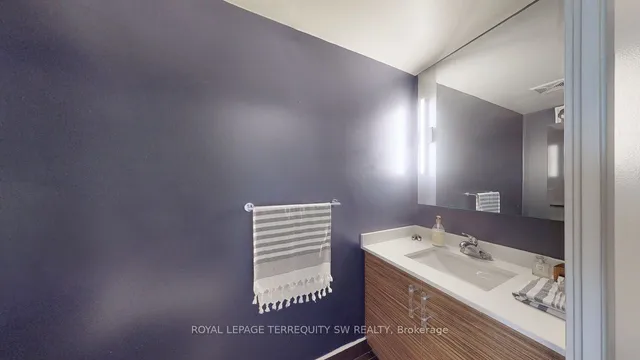 Additional image 19 of 320 Richmond St Unit 810