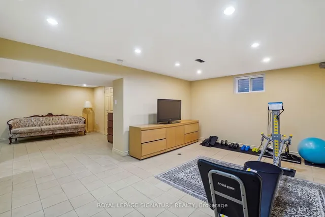 Additional image 36 of 38 Larchmere Ave