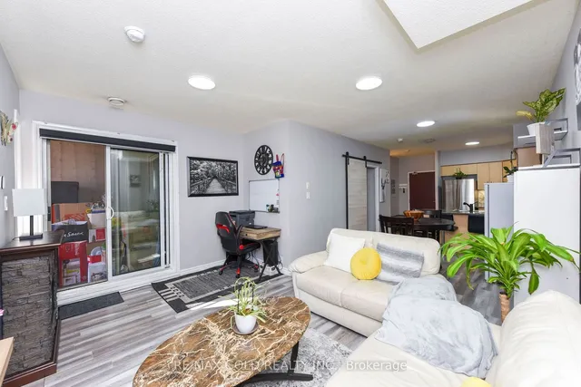 Additional image 12 of 7500 Goreway Dr Unit 35