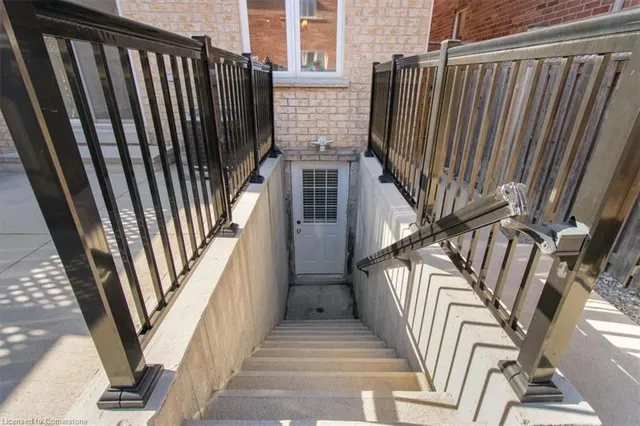 Additional image 10 of 904 Oasis Dr