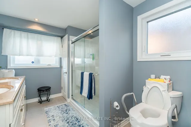 Additional image 31 of 8 Edwin Dr