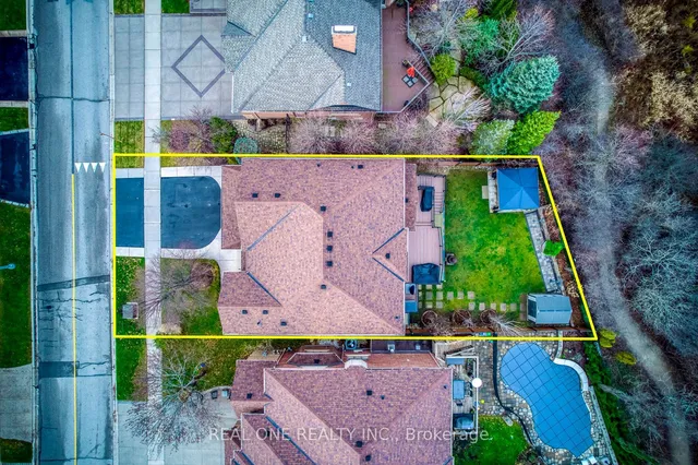 Additional image 38 of 1564 Pinery Cres