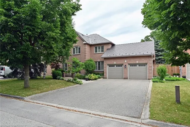 14 Penrose Crt